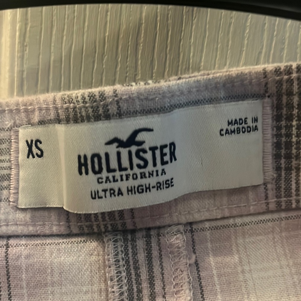 Hollister mini skirt, pale pink and gray XS